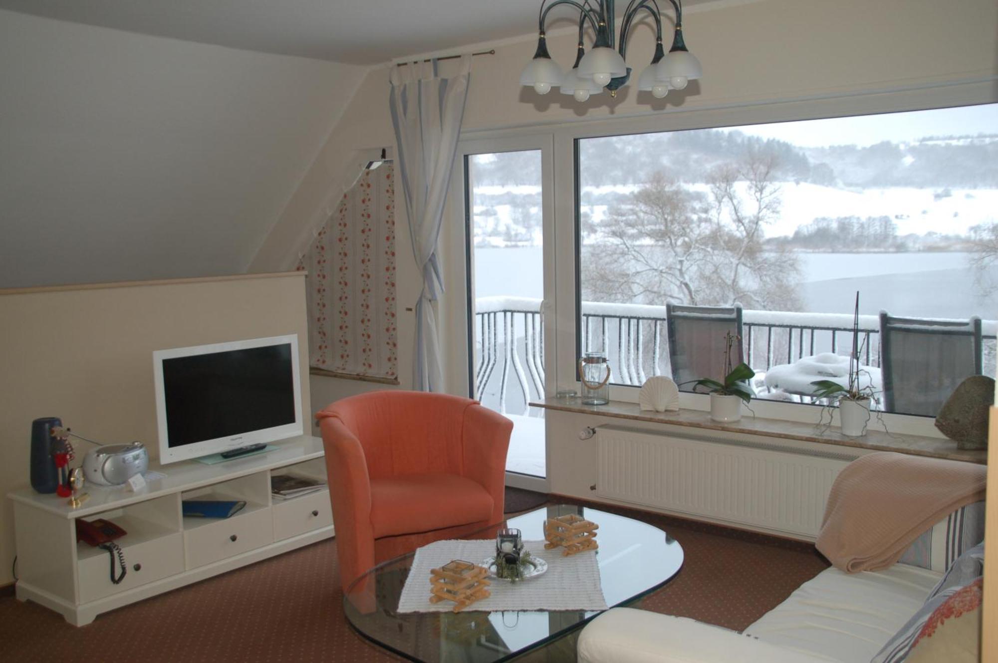 Hotel-Ferienwohnungen Cafe Maarblick Schalkenmehren Pokój zdjęcie