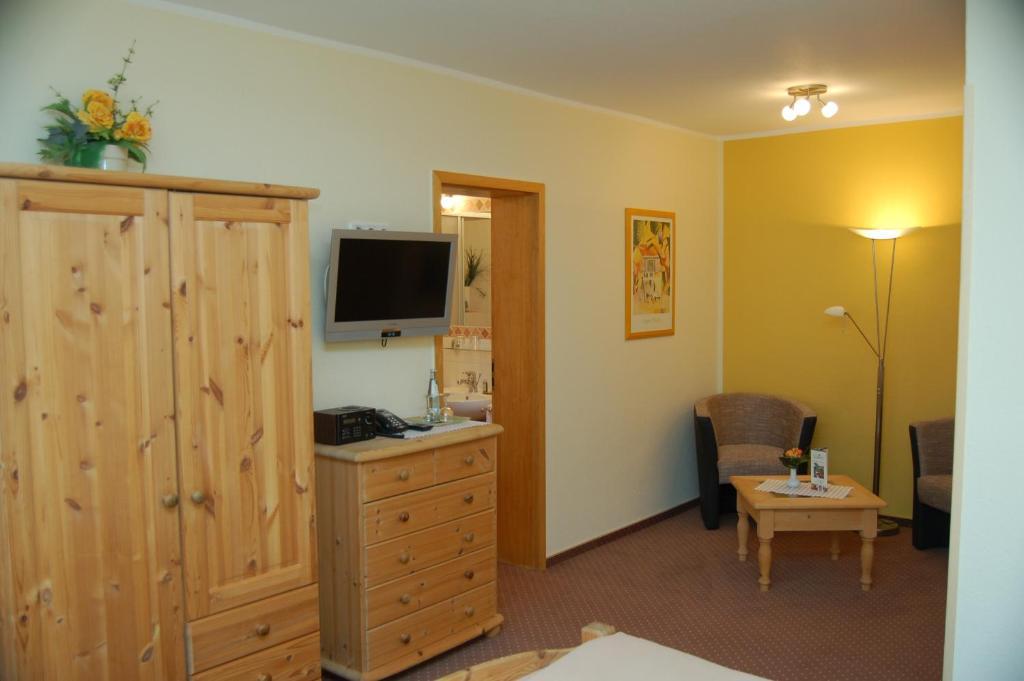 Hotel-Ferienwohnungen Cafe Maarblick Schalkenmehren Pokój zdjęcie