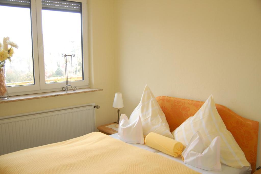 Hotel-Ferienwohnungen Cafe Maarblick Schalkenmehren Pokój zdjęcie